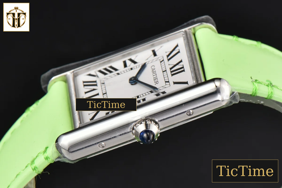 Tank Must Large 33.7×25.5mm K11F White Dial Green Smooth Calf Strap Quartz — foto 9