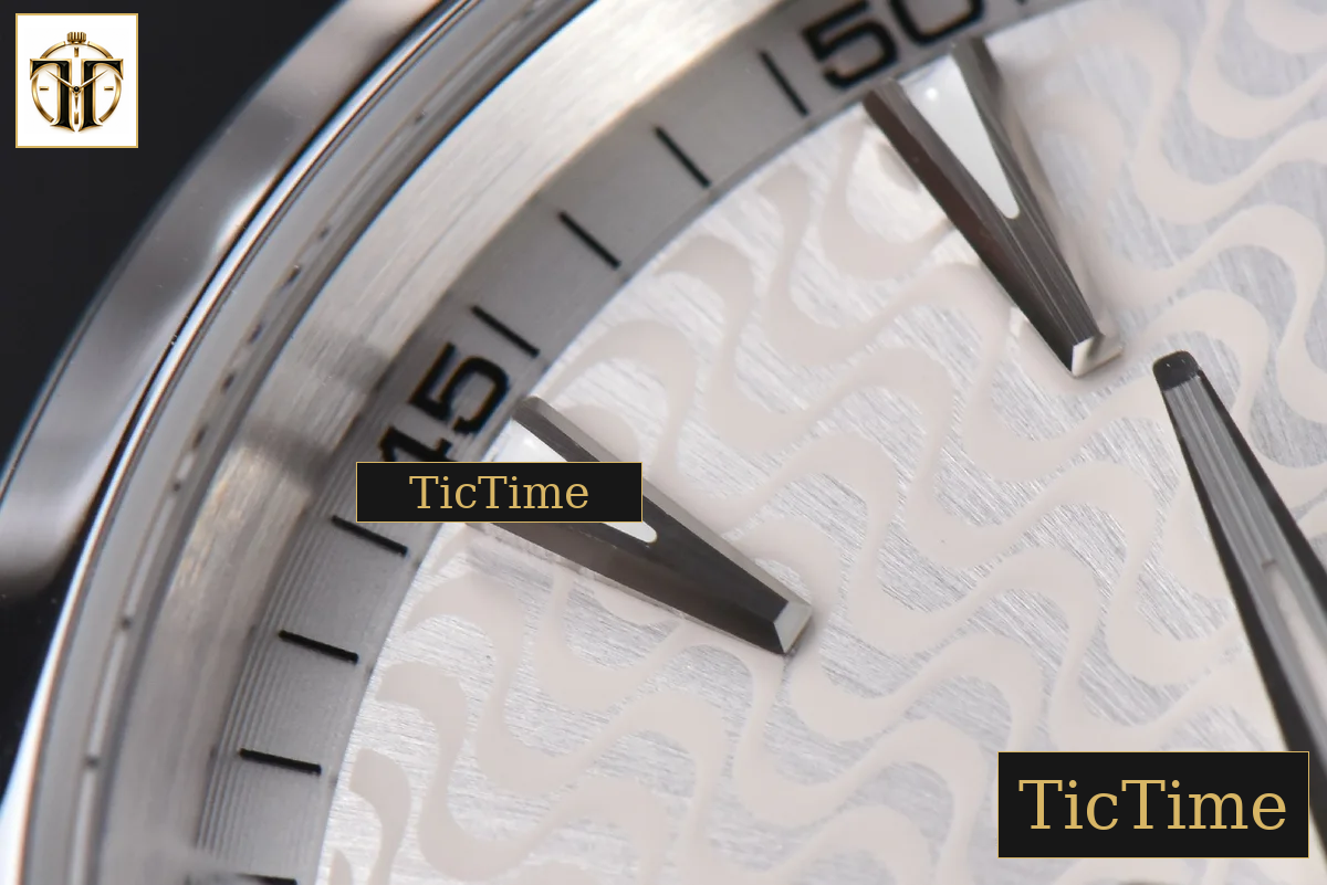 Aqua Terra 150M 41mm VSF White Wave Dial Silver Markers SS Bracelet A8500 — foto 7