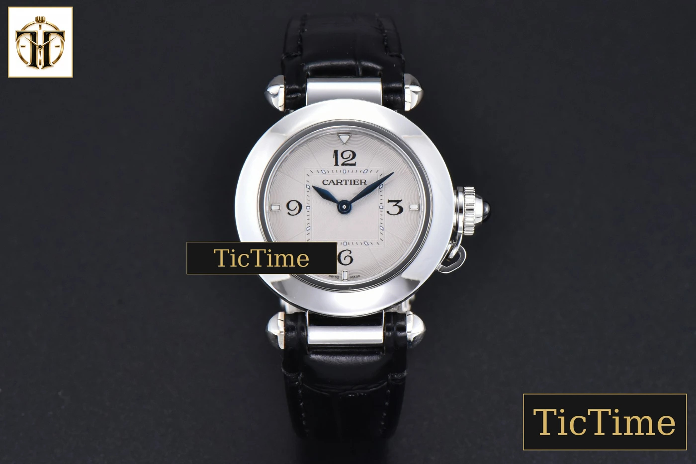 Vista frontal — Pasha Ladies 30mm AF White Dial Black Leather Strap Jap Quartz