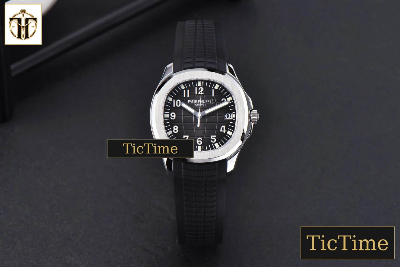 Vista frontal — Aquanaut 5167 40mm ZF Gray Dial Black Rubber Strap A324