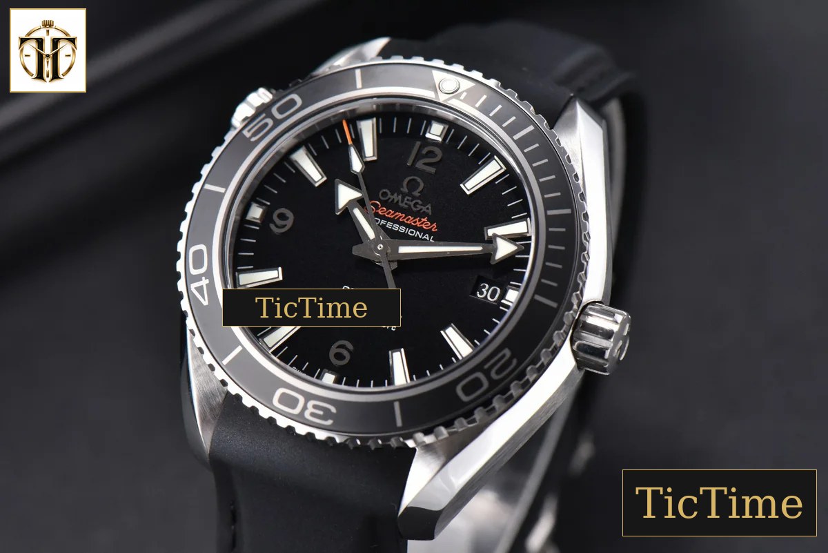 Planet Ocean 600m 42mm VSF Black Dial Rubber Strap A8500 — foto 4