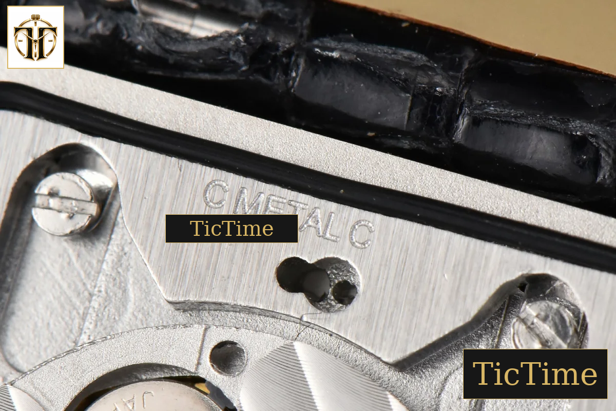 Tank Must Large 33.7×25.5mm K11F White Dial Black Croc Texture Strap Quartz — foto 21