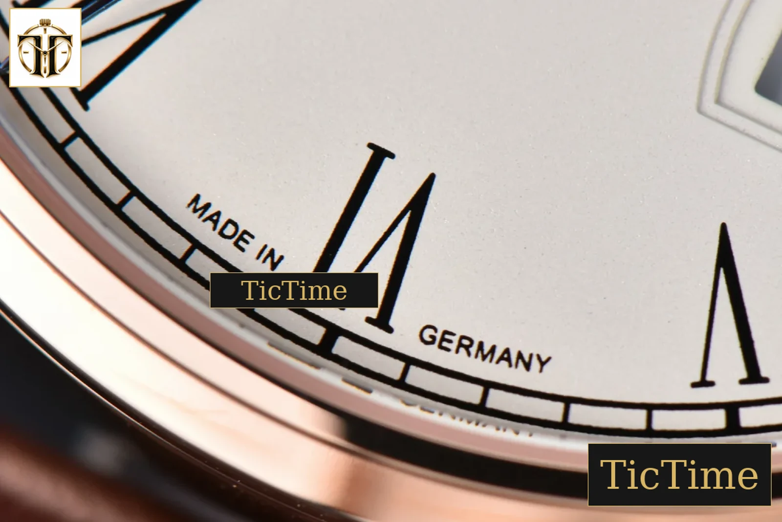 Excellence Panorama Date Moonphase 40mm V9F RG White Dial Brown Leather Strap A100 — foto 9