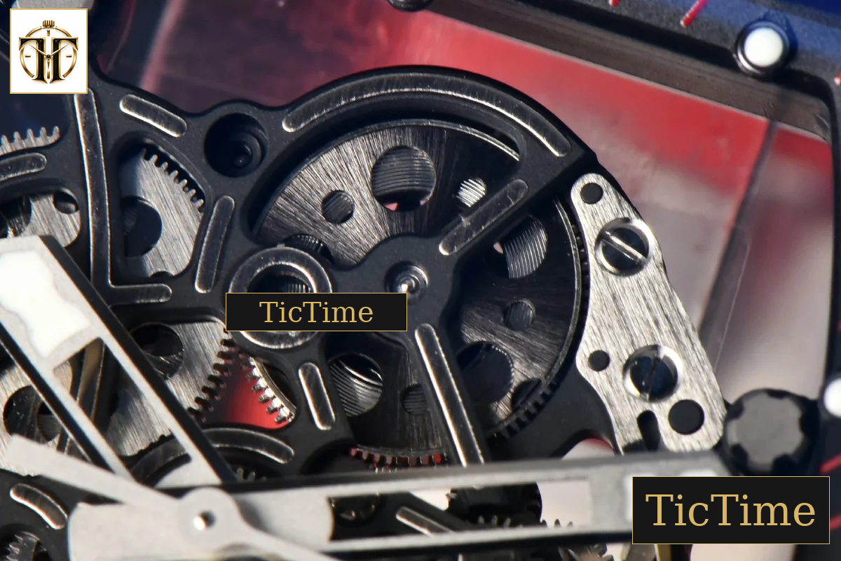 Ti Case RM055 42.7mm APSF Black Skeleton Dial Black Bezel Red Crown Red Rubber Strap RMUL2 — foto 7