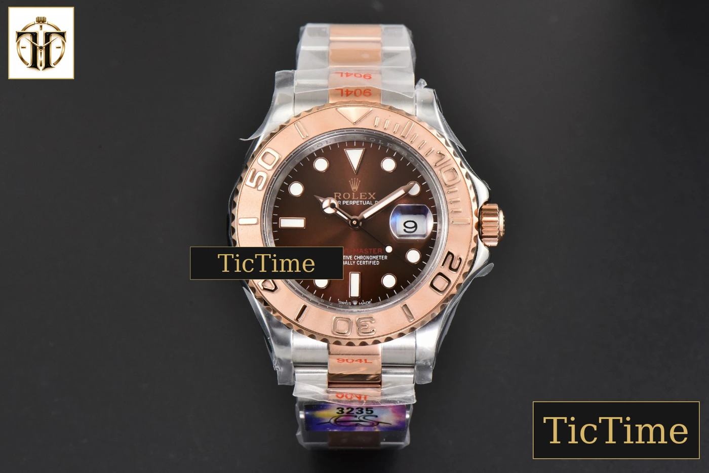 Vista frontal — Yacht-Master 126621 40mm CSF RG/SS 904L Brown Dial RG/SS Bracelet VR3235