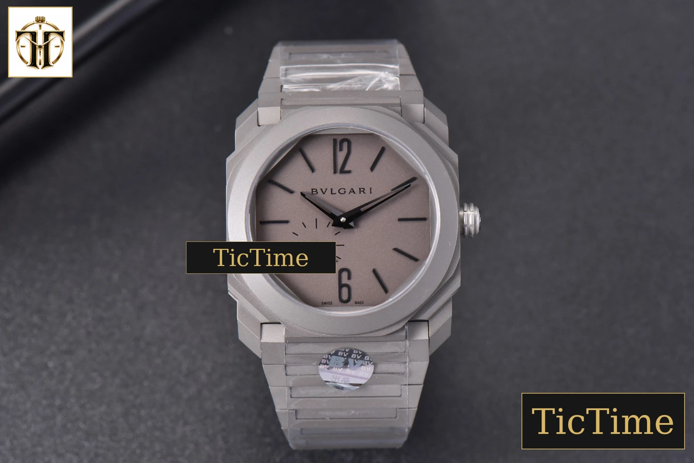 Vista frontal — Octo 40mm BVF Cream Gray Dial SS Bracelet Miyota 9015