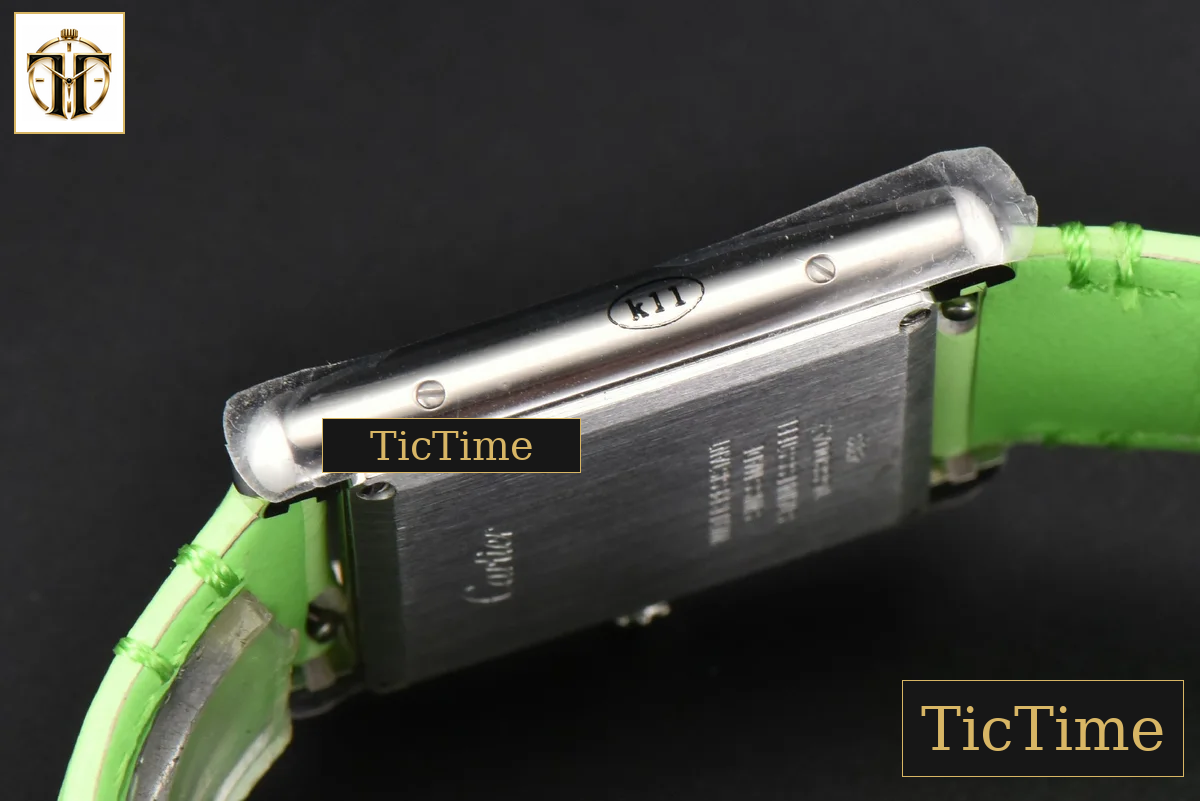 Tank Must Large 33.7×25.5mm K11F White Dial Green Smooth Calf Strap Quartz — foto 13