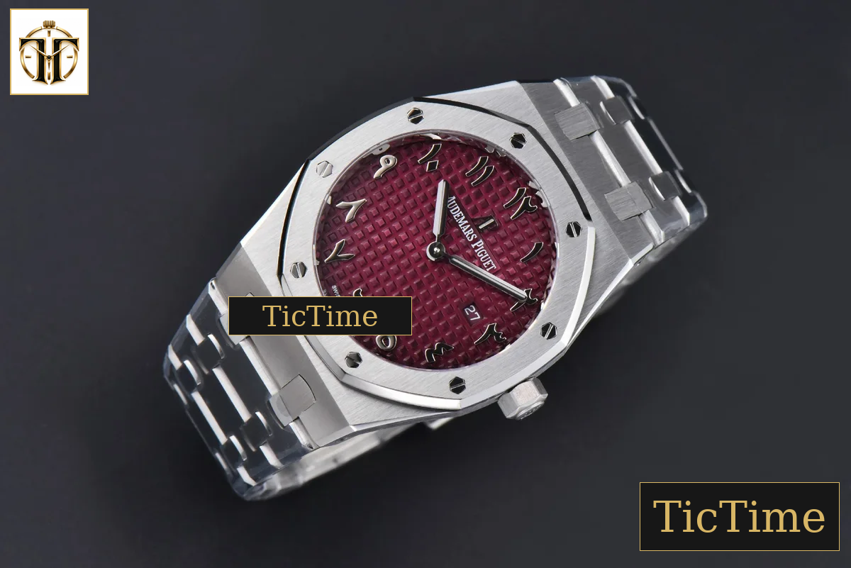 Royal Oak Ladies 67650ST 33mm ZF SS Red Arabic Dial SS Bracelet Quartz — foto 4
