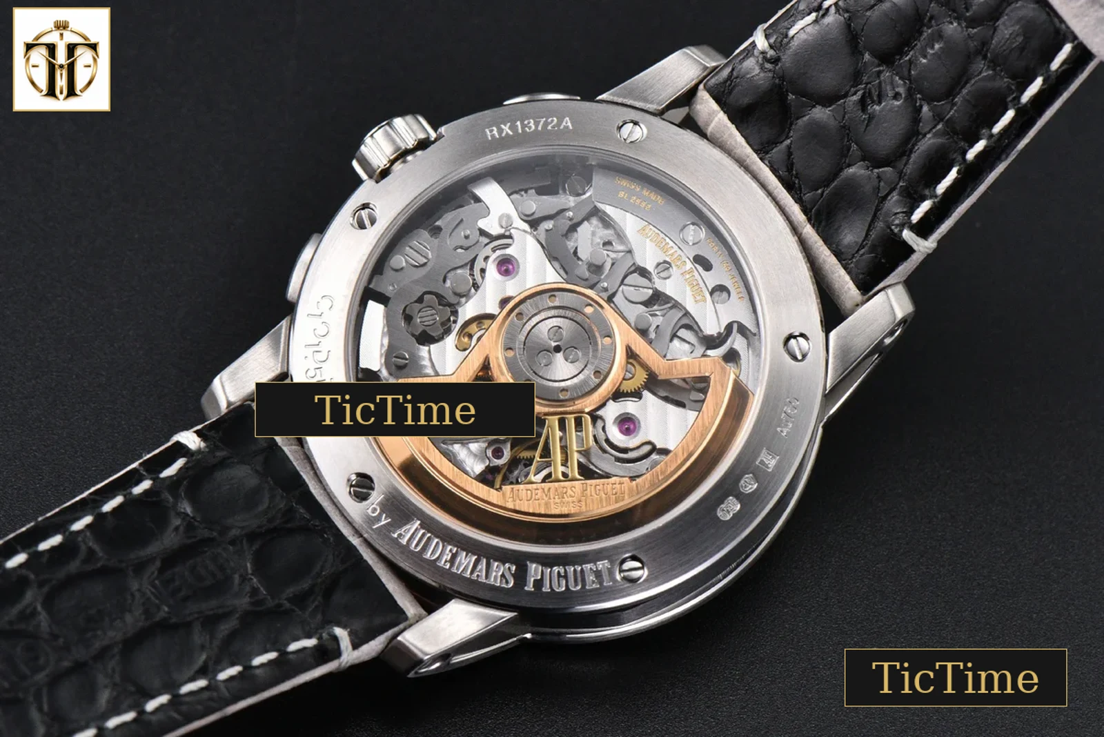 Code 11.59 Chrono 26393 41mm APSF Silver Dial Gold Hands Gray Leather Strap SA4401 — foto 16