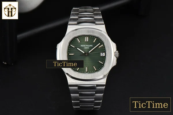 Foto frontal — Nautilus 5711 40mm PPF Green Dial SS Bracelet A324SC