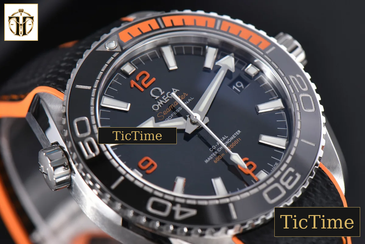 Planet Ocean 600m 43.5mm VSF Black Dial 1/4 Orange Bezel Rubber Strap A8900 — foto 10