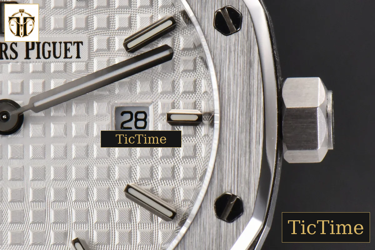 Royal Oak Ladies 33mm 8F White Dial SS Bracelet Swiss Quartz — foto 13