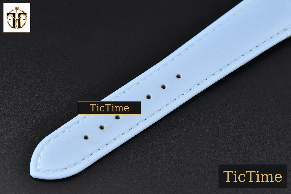 Tank Must Large 33.7×25.5mm K11F White Dial Blue Smooth Calf Strap Quartz — foto 23