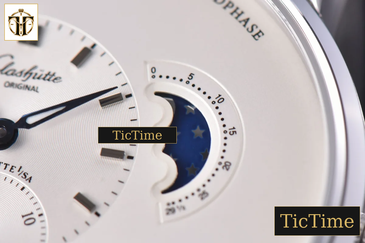 PanoMatic Lunar 40mm TZF White Dial Black Leather Strap A23J — foto 6