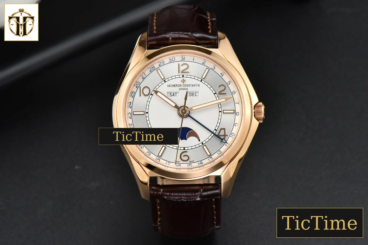 Vista frontal — Fiftysix Complete Calendar 40mm ZF RG White Dial Brown Leather Strap A2460