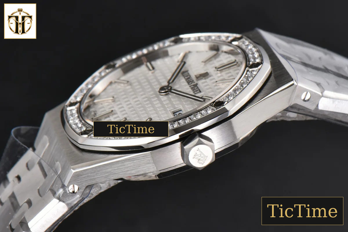 Royal Oak Ladies 33mm 8F Diamond White Dial SS Bracelet Swiss Quartz — foto 12