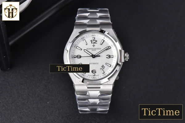 Foto frontal — Overseas 47040 42mm MKF White Textured Dial SS Bracelet 9015