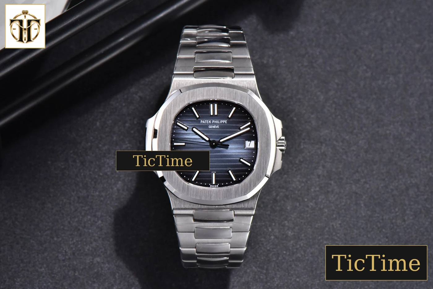 Vista frontal — Nautilus 5711 40mm 3KF Blue Dial SS Bracelet V3 A324