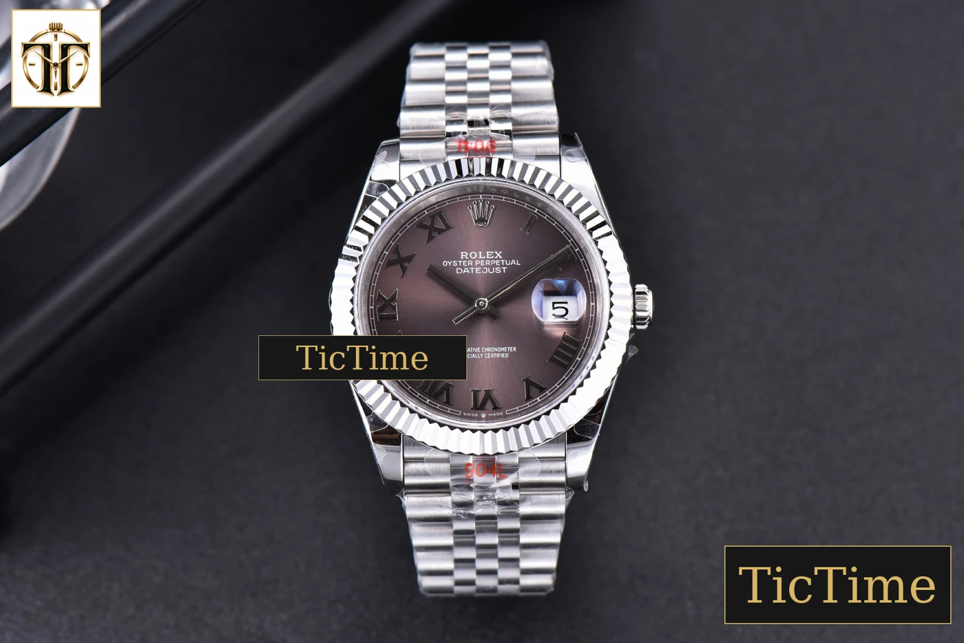 Vista frontal — Datejust 41mm GMF SS Gray Dial Roma Marker Fluted Bezel Jubille Bracelet VR3235