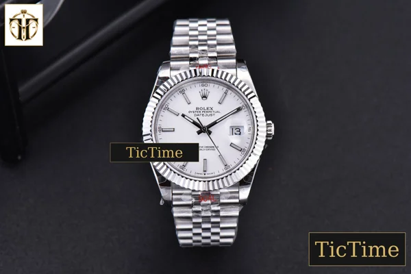 Foto frontal — Datejust 41mm GMF SS White Dial Lume Marker Fluted Bezel Jubille Bracelet VR3235