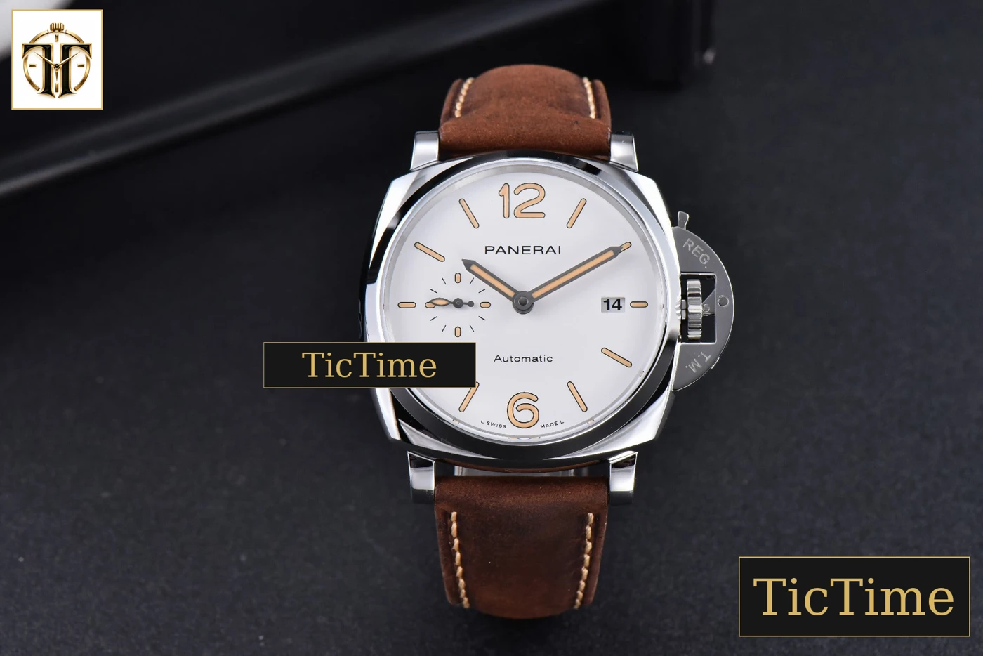Vista frontal — Luminor Due PAM1046 42mm VSF White Dial Brown Asso Strap AXXXIV