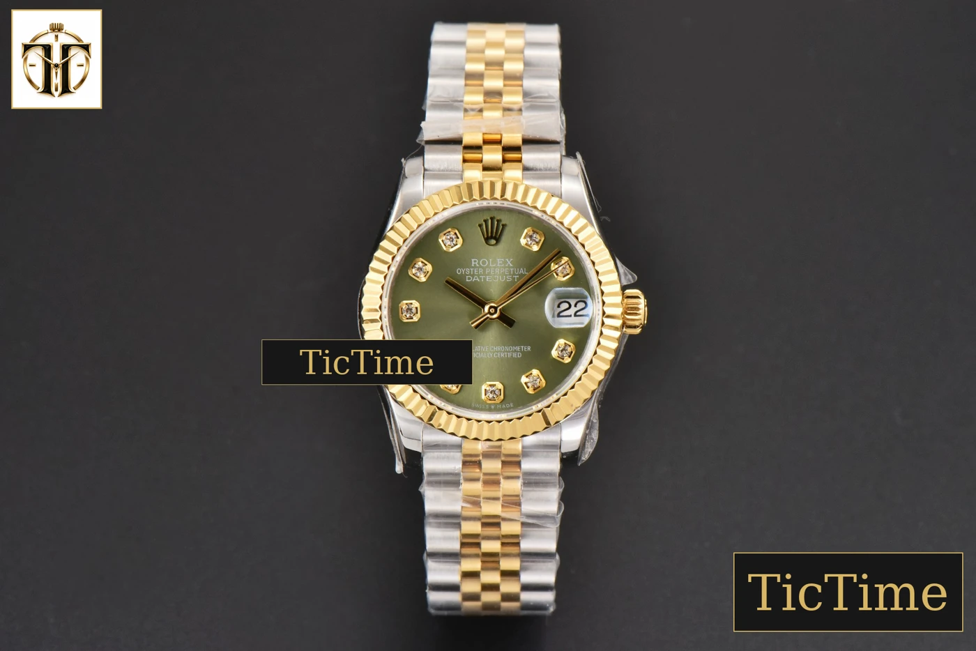 Vista frontal — DateJust Ladies 904L 31mm WF YG/SS Green Dial Diamond Marker Jubilee Bracelet A2671