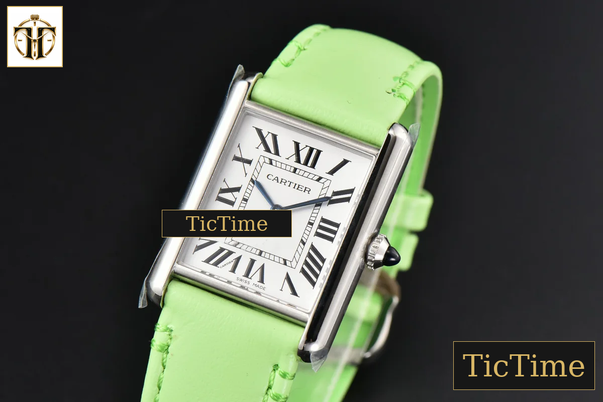 Tank Must Large 33.7×25.5mm K11F White Dial Green Smooth Calf Strap Quartz — foto 4