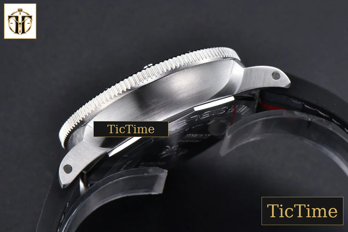 Submersible Luna Rossa PAM1565 42mm VSF Blue Dial Gummy Strap P900 — foto 15