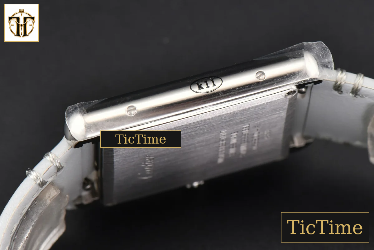 Tank Must Large 33.7×25.5mm K11F White Dial Gray Smooth Calf Strap Quartz — foto 13