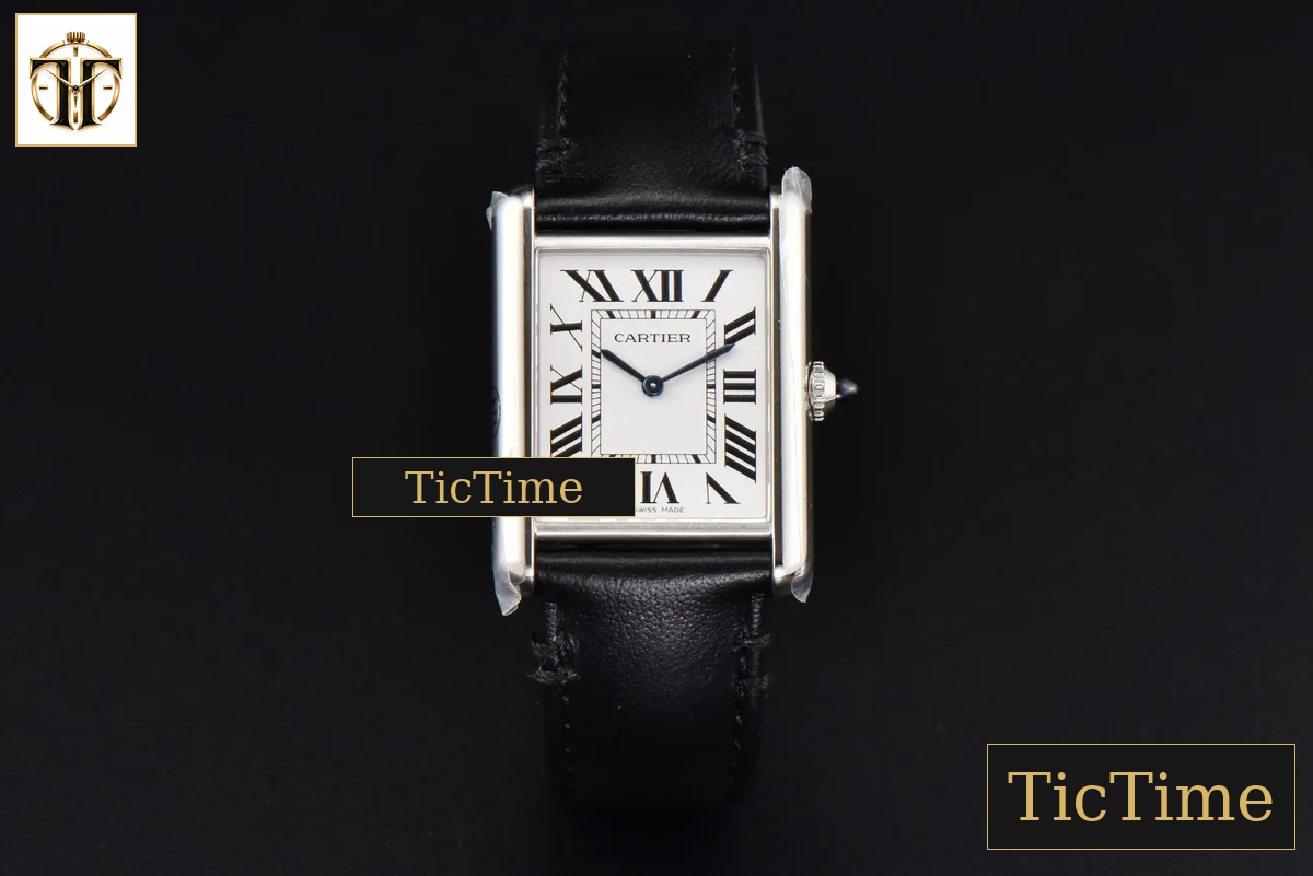 Tank Must Large 33.7×25.5mm K11F White Dial Smooth Black Strap Quartz — foto 3