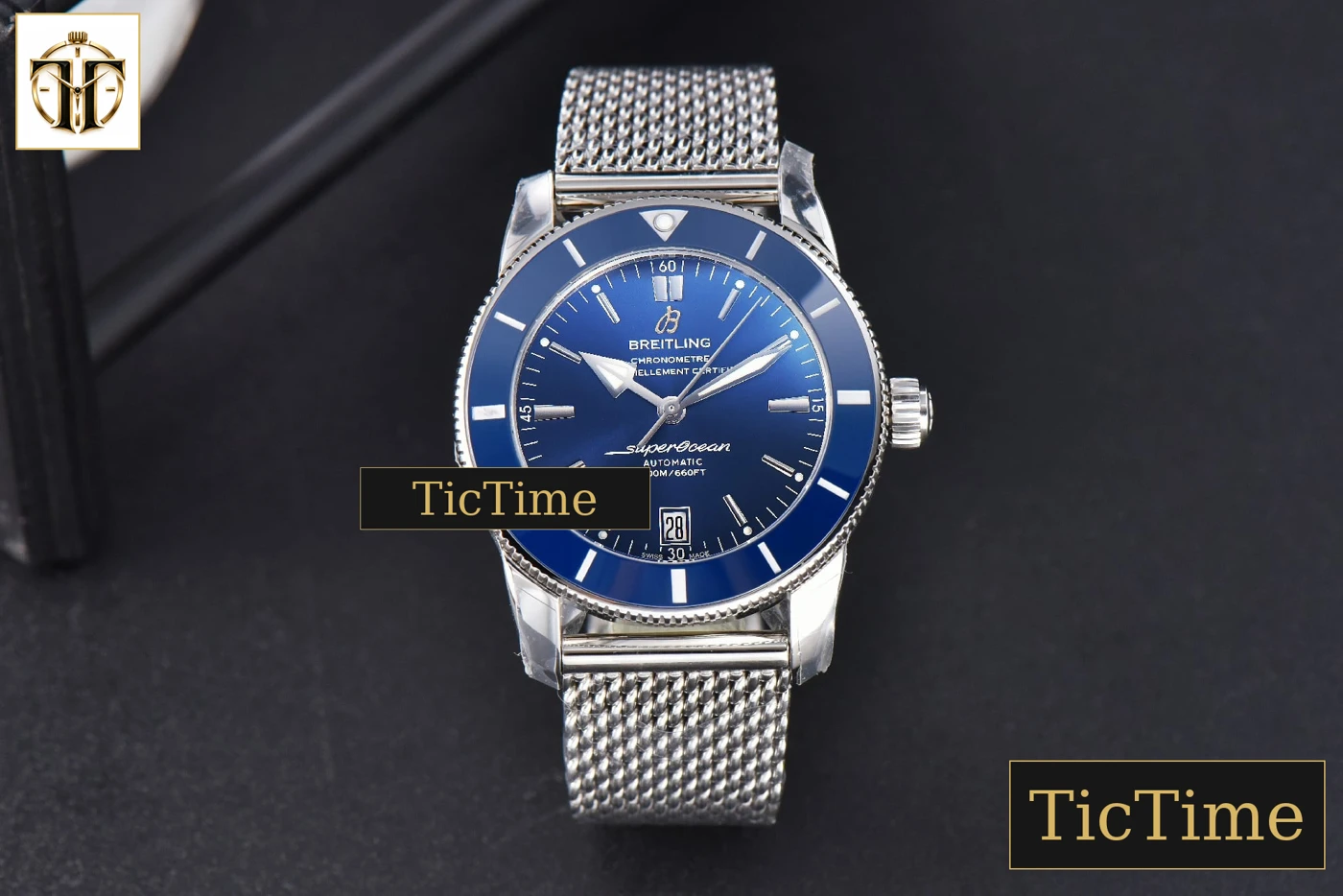 Vista frontal — SuperOcean Heritage II 42mm GF Blue Dial Blue Bezel SS bracelet A2824