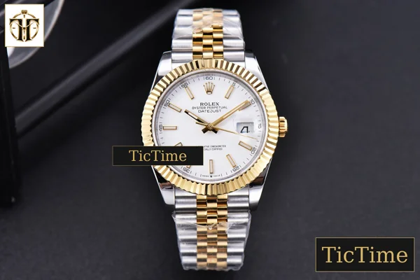 Foto frontal — Datejust 41mm GMF YG/SS White Dial Stick Marker Fluted Bezel Jubille Bracelet VR3235