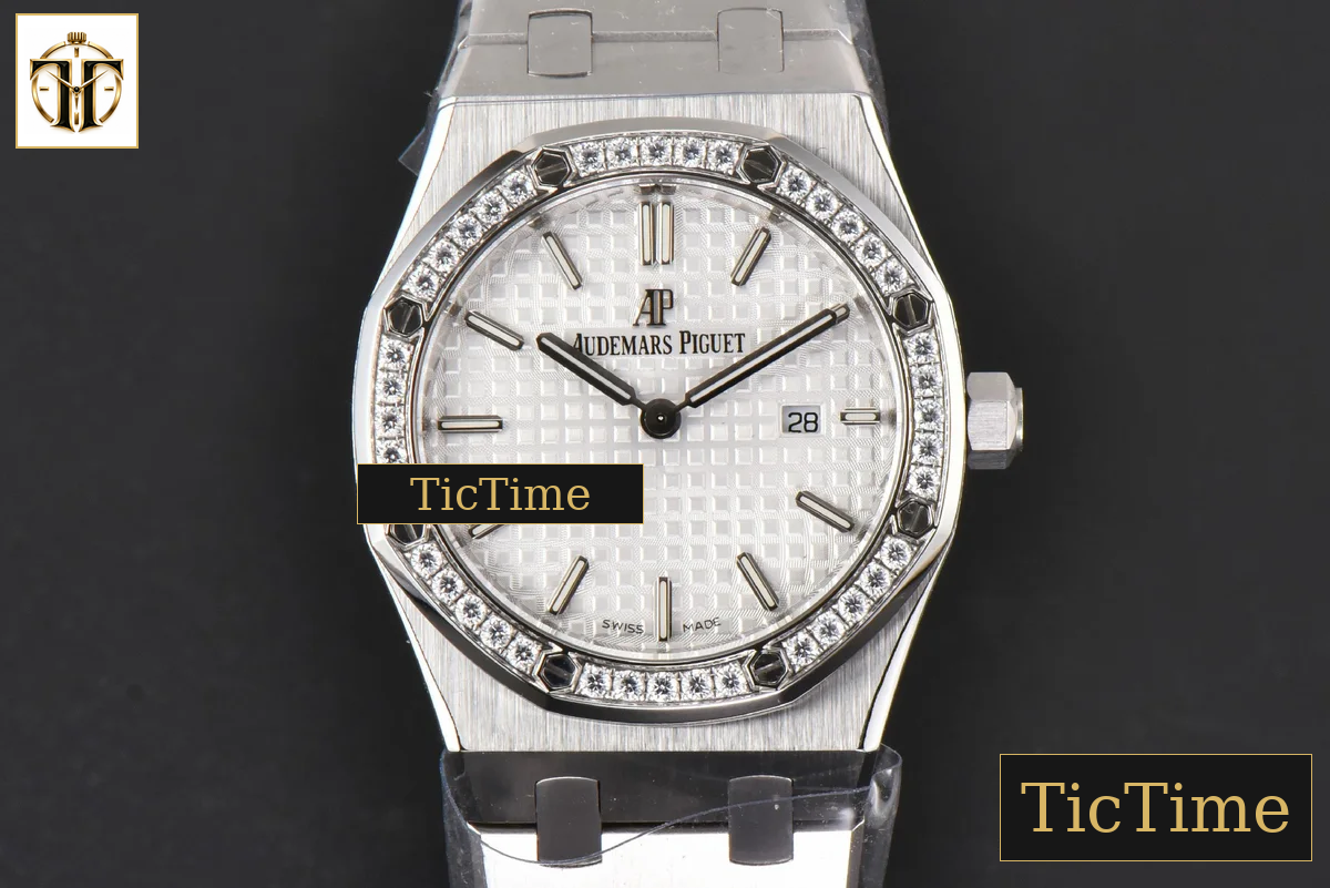 Royal Oak Ladies 33mm 8F Diamond White Dial SS Bracelet Swiss Quartz — foto 2