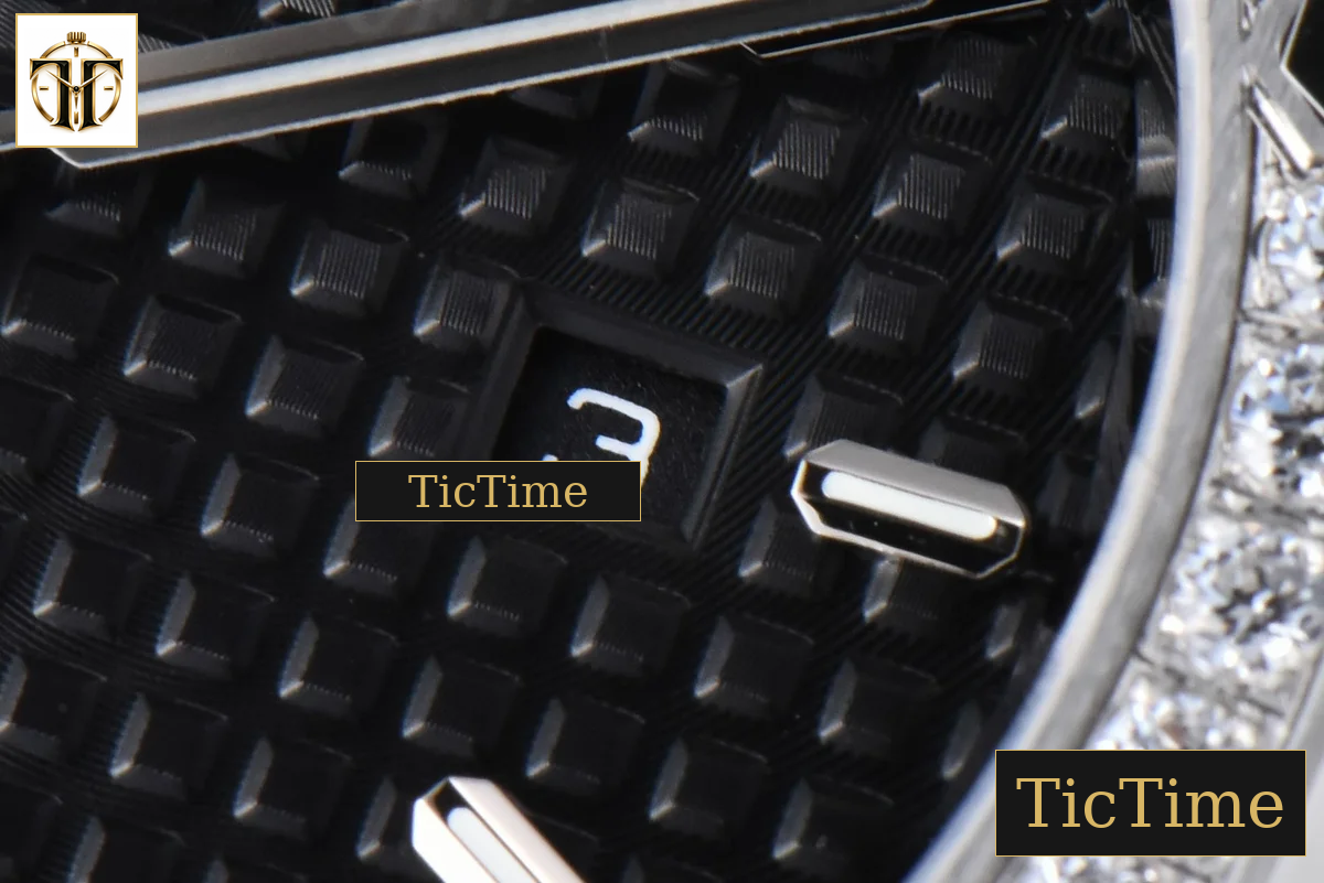 Royal Oak Ladies 67651ST 33mm ZF SS Diamond Black Dial SS Bracelet Quartz — foto 8