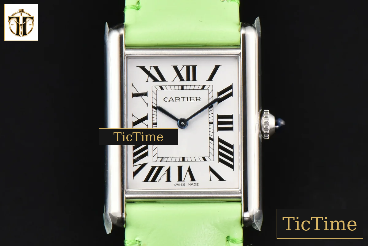 Tank Must Large 33.7×25.5mm K11F White Dial Green Smooth Calf Strap Quartz — foto 2