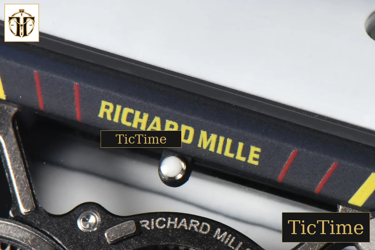 RM035-02 42mm T+F White Forged Carbon Skeleton Dial Red Crown Yellow Rubber Strap RMUL2 — foto 6