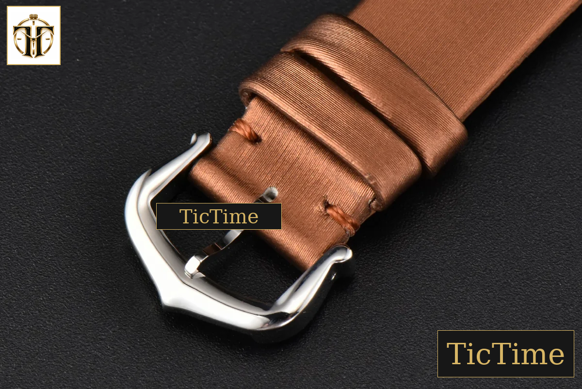 Tank Must Small 29.5×22mm K11F Diamond White Dial Brown Smooth Strap Quartz — foto 20