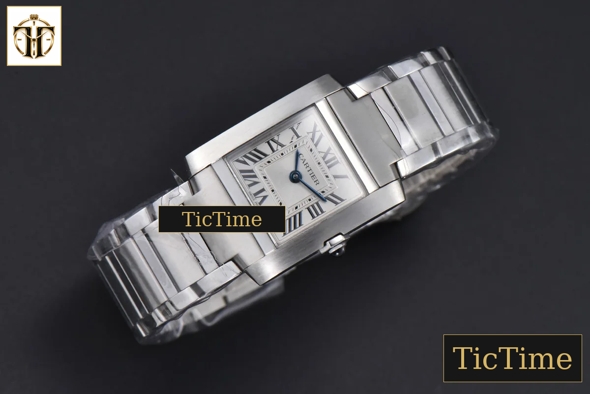 Tank Francaise Small 25.7mmx 21.2mm K11F SS Bracelet Quartz — foto 4