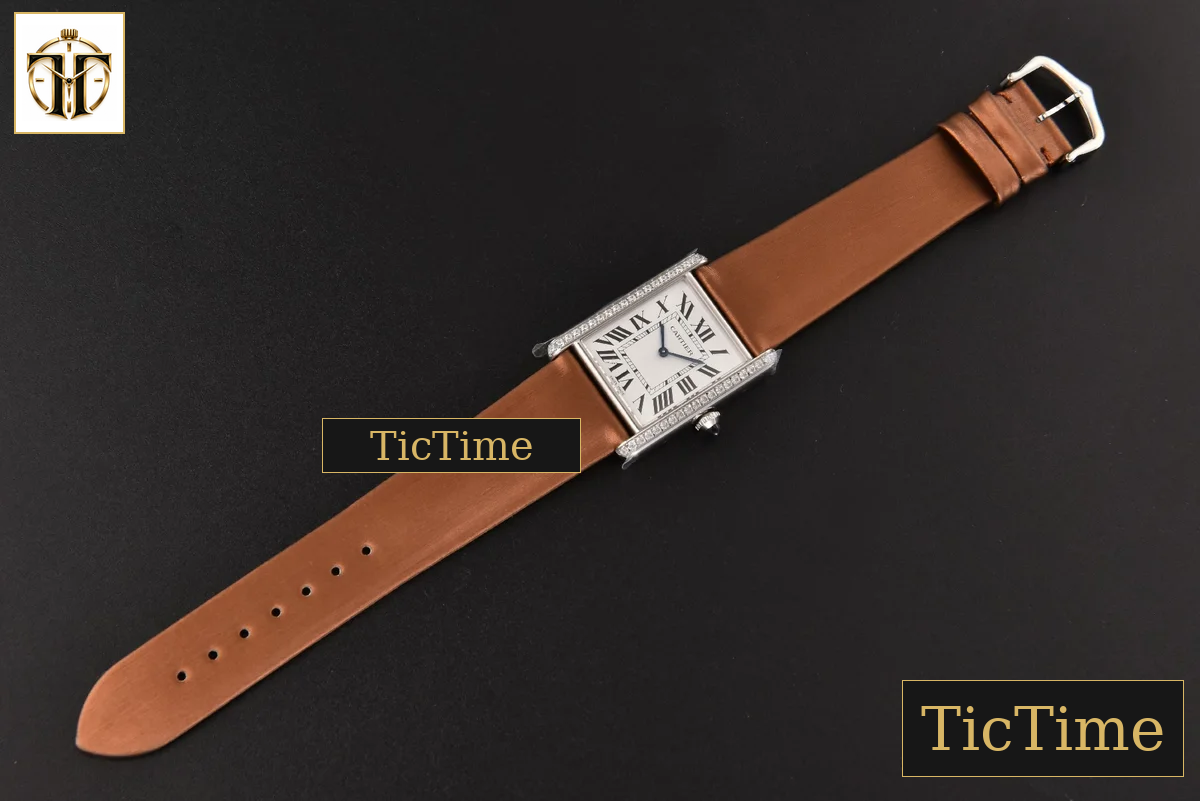 Tank Must Large 33.7×25.5mm K11F Diamond White Dial Brown Smooth Calf Strap Quartz — foto 27