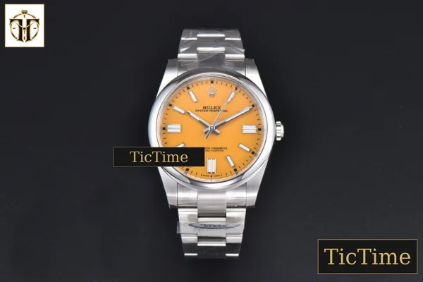 Foto frontal — Oyster Perpetual 904L 124300 41mm Clean Factory Yellow Dial SS Bracelet VR3230