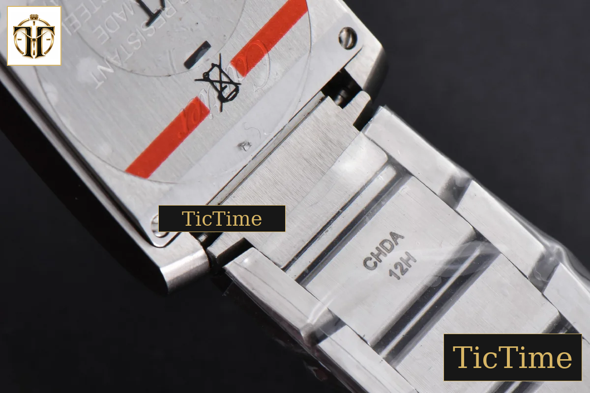 Tank Francaise Small 25.7mmx 21.2mm K11F SS Bracelet Quartz — foto 15