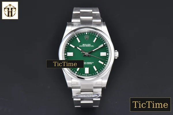 Foto frontal — Oyster Perpetual 904L 124300 41mm Clean Factory Green Dial SS Bracelet VR3230