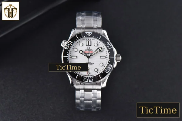 Foto frontal — Seamaster Diver 42mm VSF SS 300M White Dial SS Bracelet VS8800
