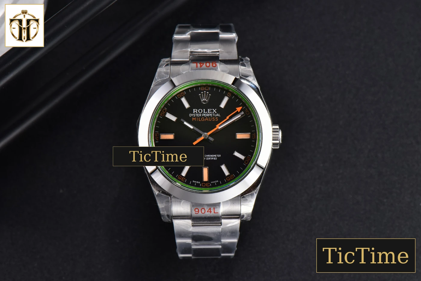Vista frontal — Milgauss 904L 116400 40mm GMF Black Dial SS Bracelet SH3131