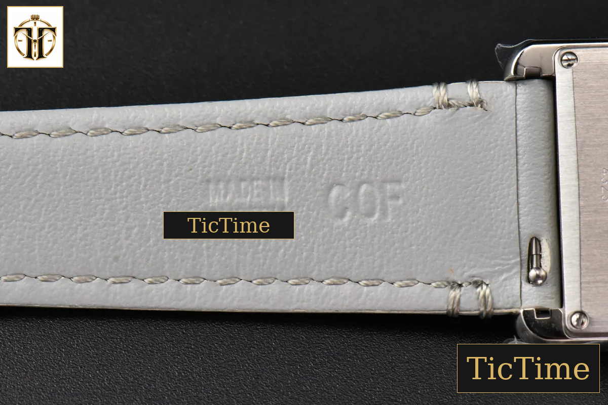 Tank Must Large 33.7×25.5mm K11F White Dial Gray Smooth Calf Strap Quartz — foto 25