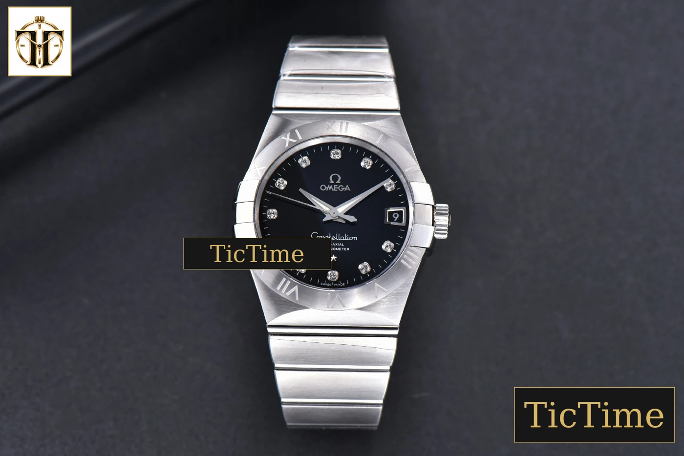 Vista frontal — Constellation 38mm VSF SS Black Dial Diamond Markers SS Bracelet A8500