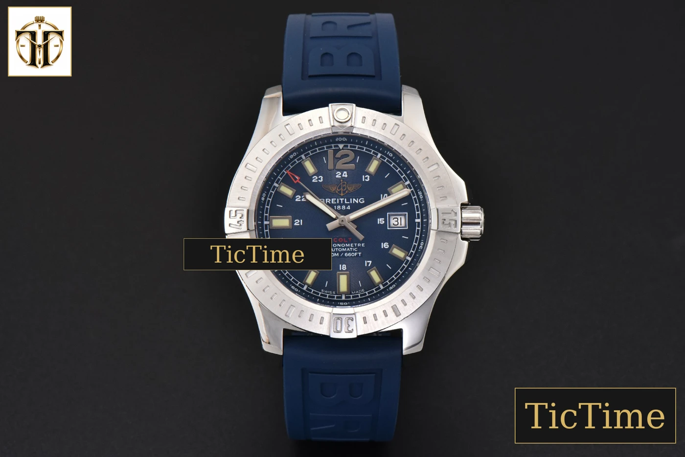 Vista frontal — Avenger Automatic 43mm TF Blue Dial Blue Nylon Strap A2824