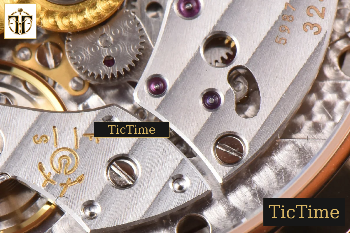 Nautilus Ladies 7118 35mm 3KF RG Rainbow Diamond RG Dial RG Bracelet 324CS — foto 21