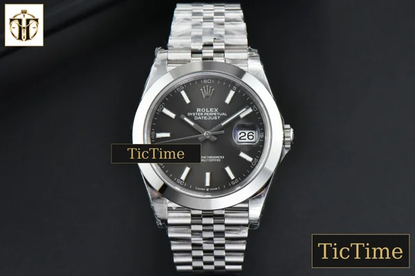 Foto frontal — DateJust Smooth Bezel 126300 41mm VSF Gray Dial Jubilee Bracelet VS3235