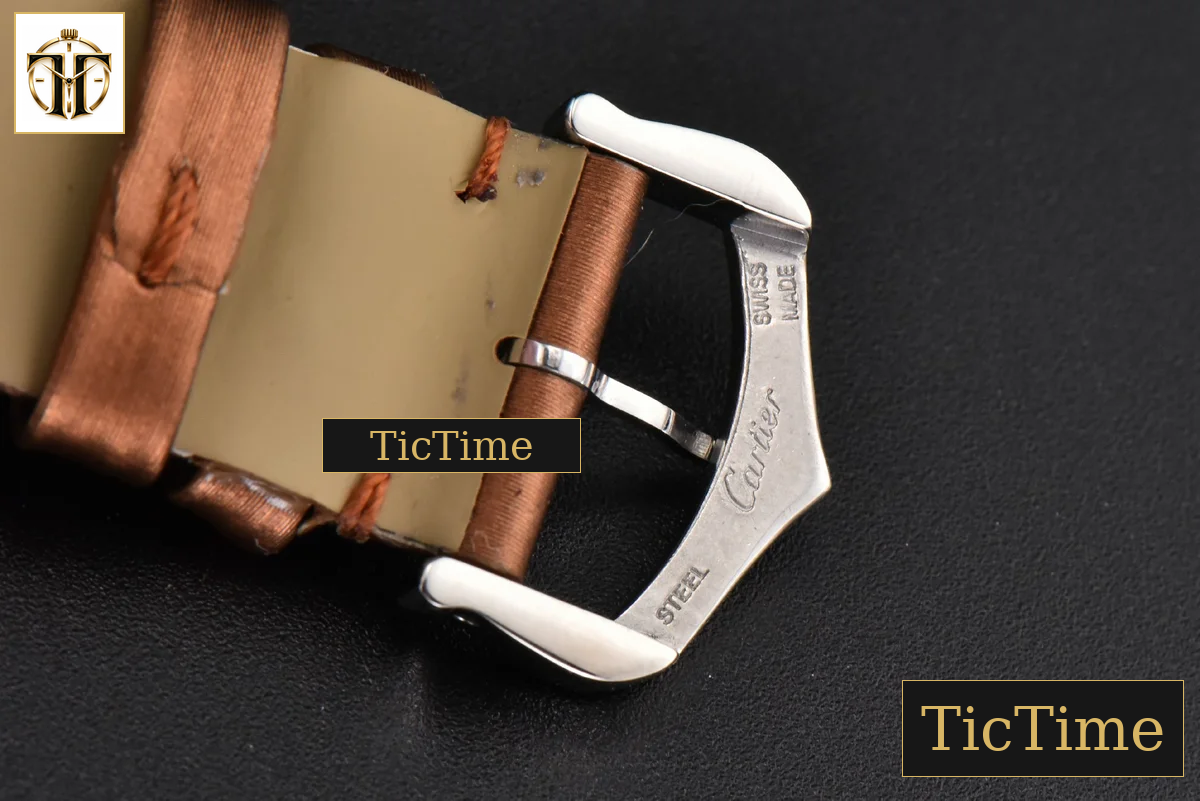 Tank Must Large 33.7×25.5mm K11F Diamond White Dial Brown Smooth Calf Strap Quartz — foto 24